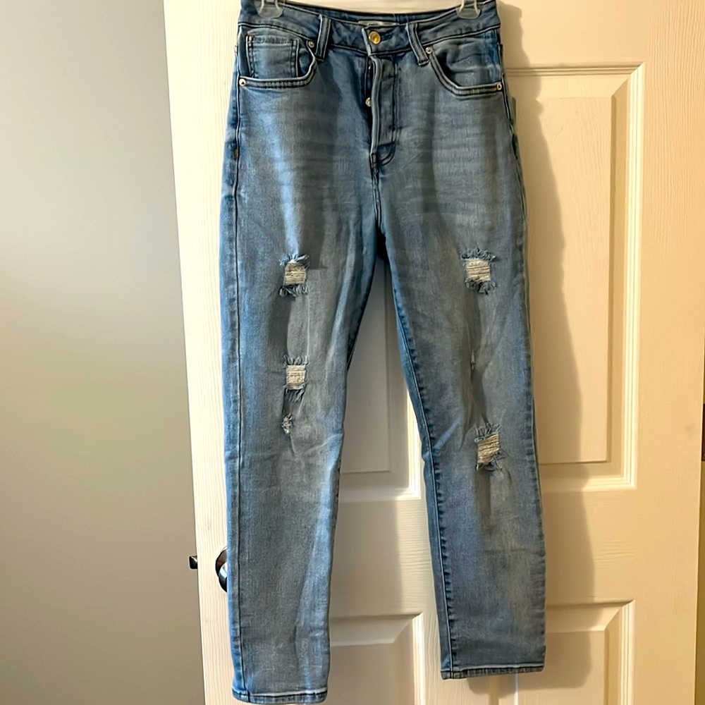 ✔️SOLD- Forever 21 Lightwash Denim Jeans